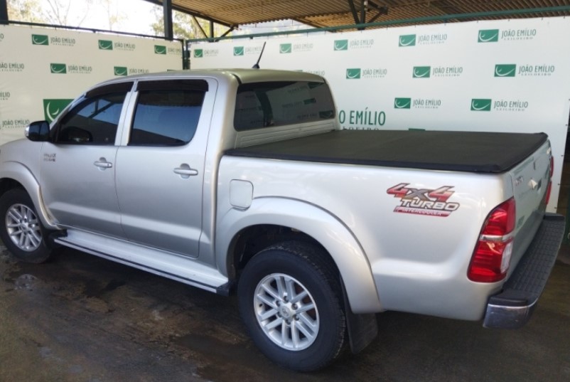 hilux-toyota-leilao-descomplicado-oportunidade-investimento-carros-caminhonetes-lucro