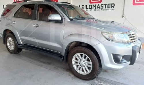 toyota-hilux-leilao-descomplicado-oportunidade