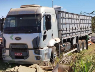 Caminhão-Ford-Cargo- 2013-oportunidade-seminovo-leilão