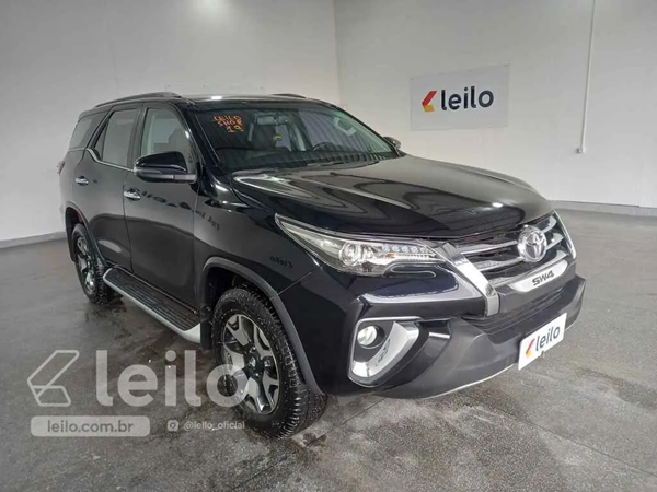 hilux-sw4-leilao-banco-veiculos-retomados-financiamento-oportunidade-investir-renda-extra