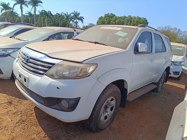 hilux-leilao-veiculos-oportunidade-investir-renda-extra
